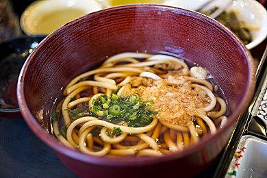 日本PS5实体游戏销量榜《怪物猎人：荒野》超60万登顶